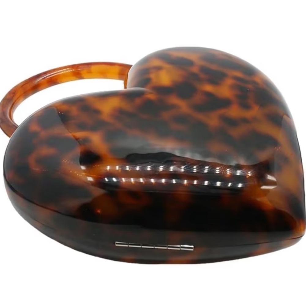 Heart-Shaped Tortoiseshell Bag - Picture 3 of 4